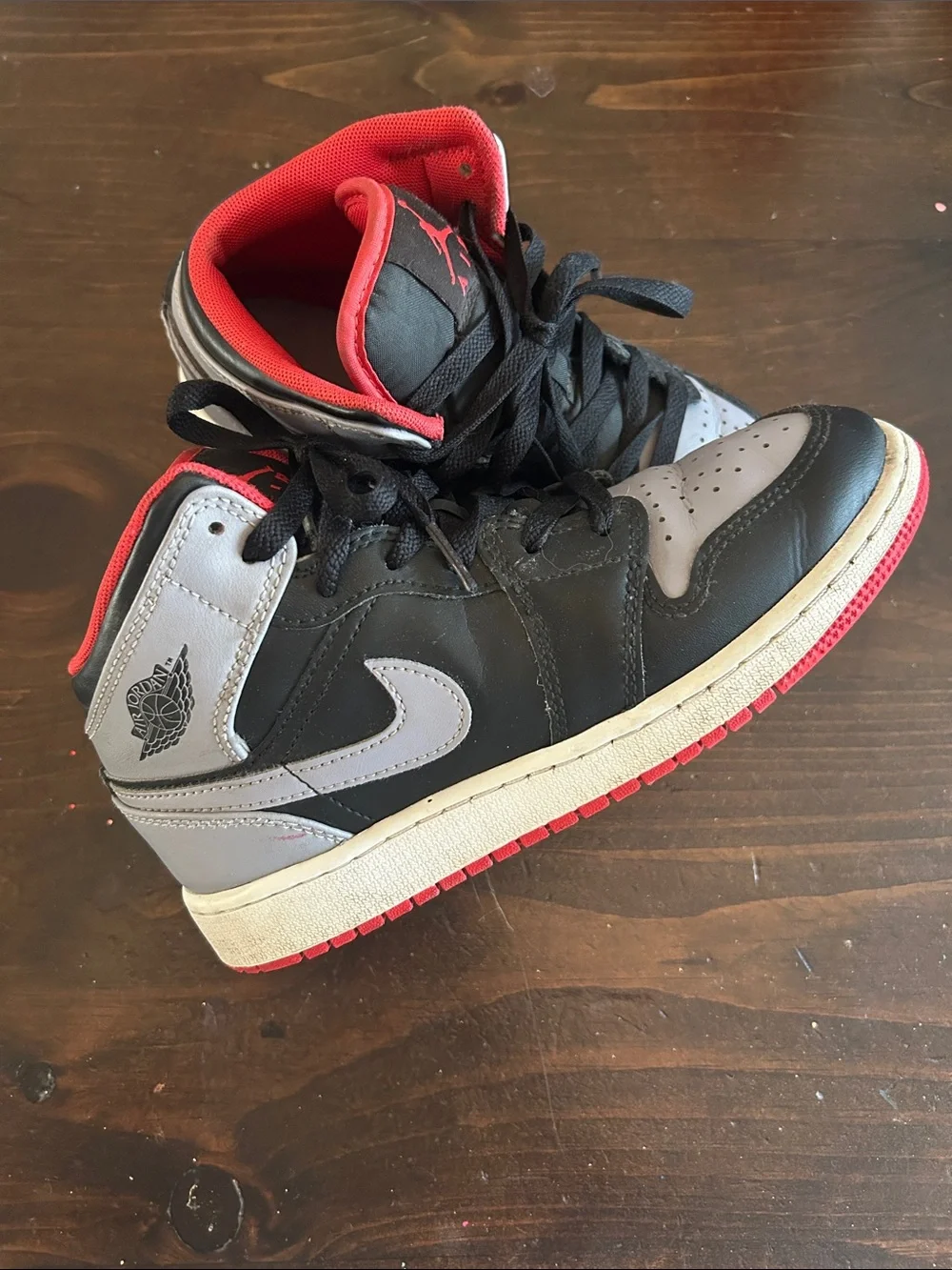 Nike Kids High-Top Sneakers in Black, Gray and Red